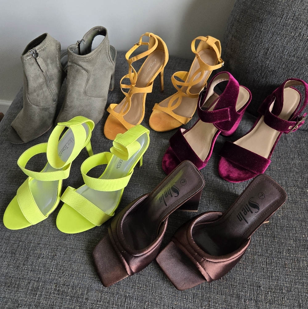 Lot: Assorted Sandals